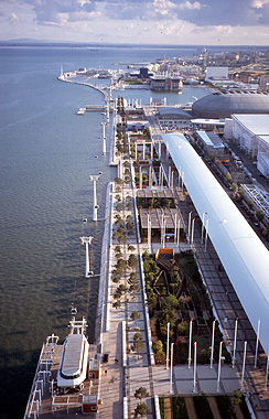 Blick vom Vasco Da Gama-Turm auf das Expogelände im Mai 2000.